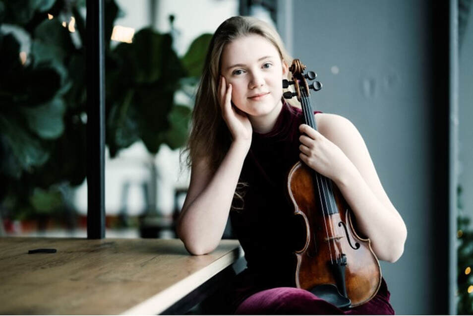 Charlotte Spruit, violin