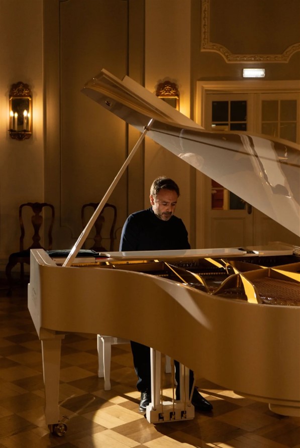 Javier Rodriguez piano