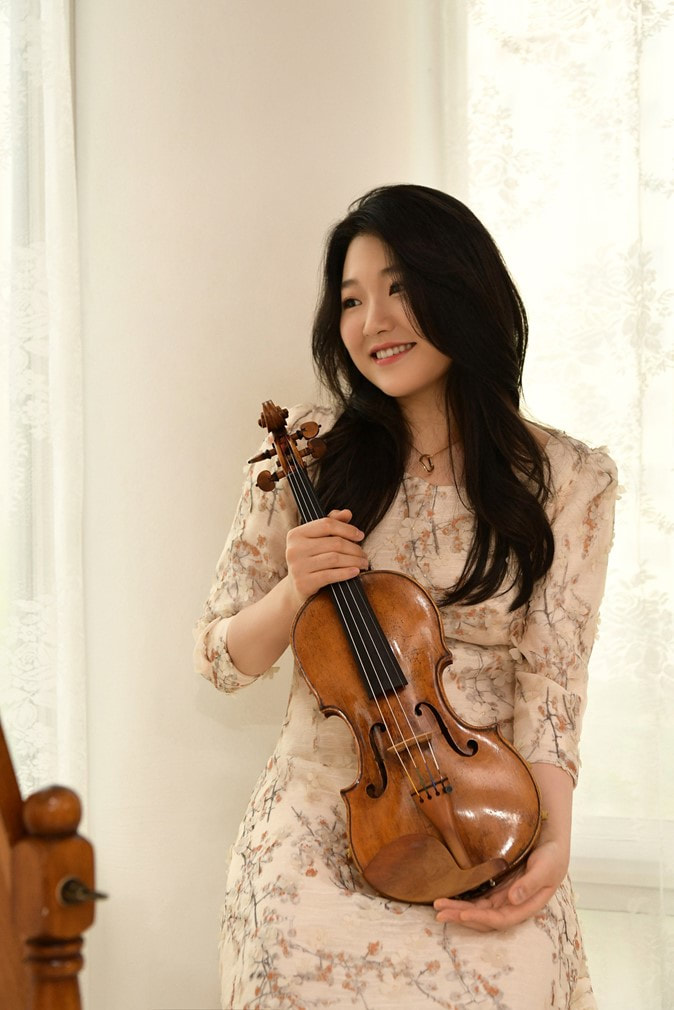 Anna Im (violin)