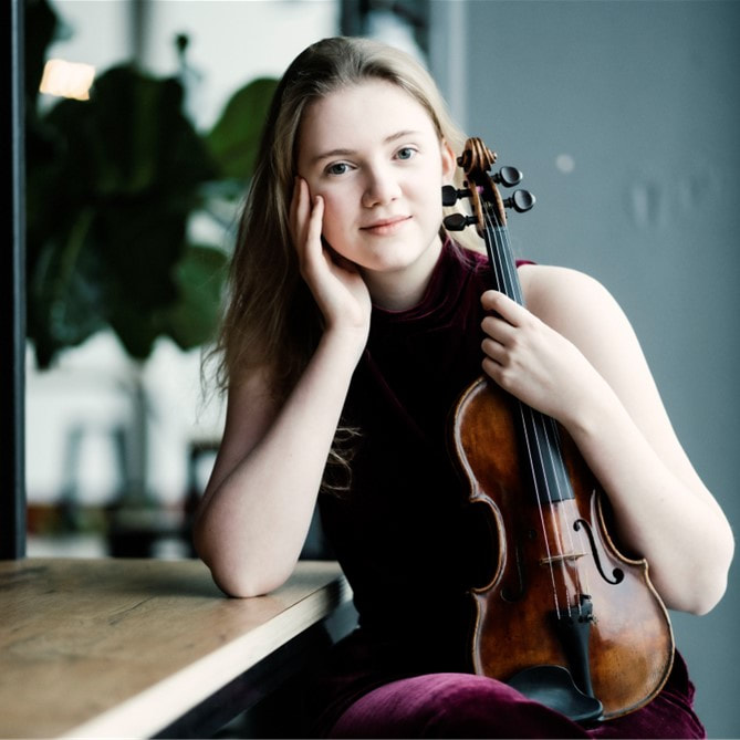 Charlotte Spruit violin